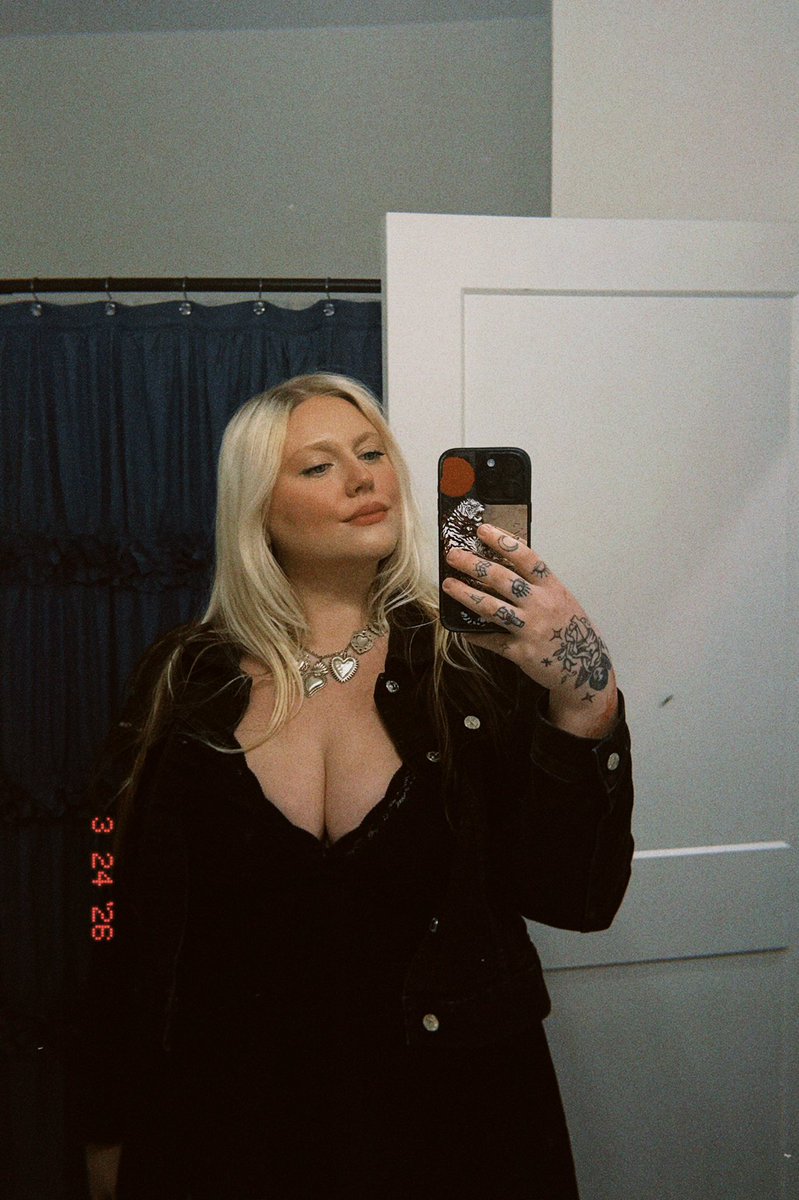 BEC$ 🕷️🥀 tweet media
