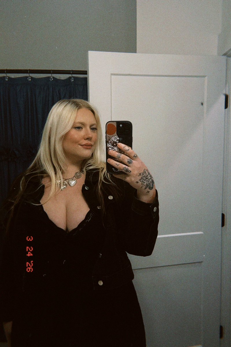 BEC$ 🕷️🥀 tweet media