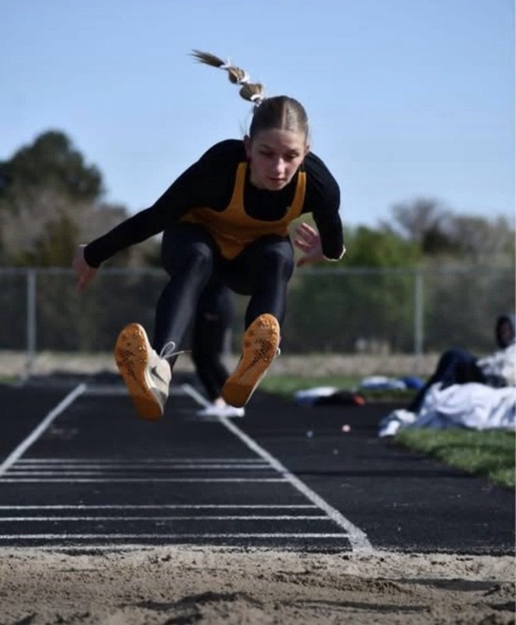 srchuskies's tweet photo. 🚨 Broken School Record 🚨 
Danica Watts broke her own SRC school record in Triple Jump at today's meet in Sutton with a jump of 35'1". Congratulations, Danica! https://t.co/MCrpzhu8ND