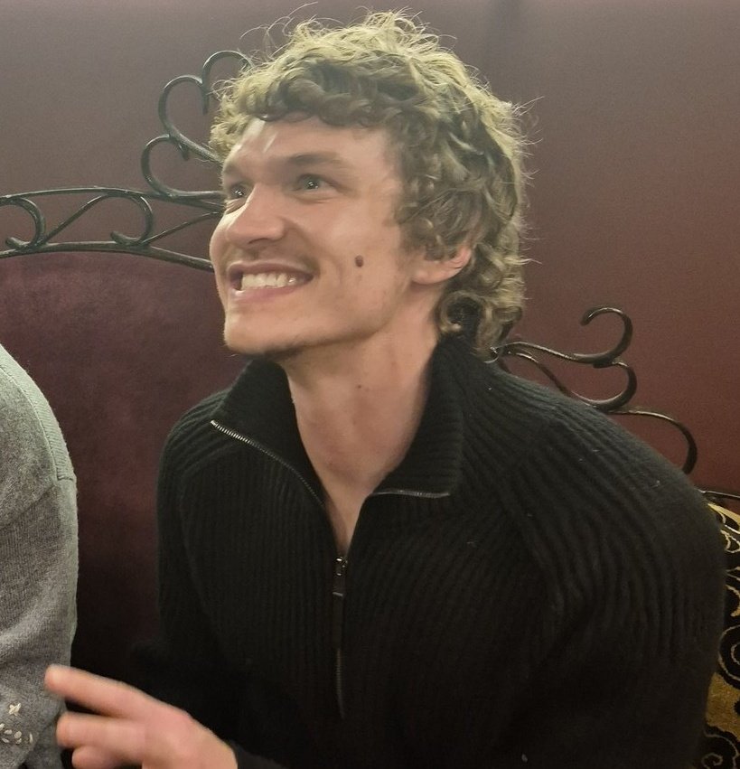 nat. 🪩 tweet media