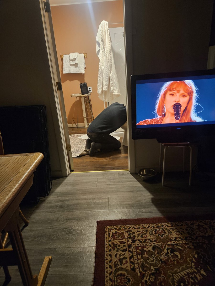 Discount🍉Emma🍉Stone (Taylor's Version) tweet media