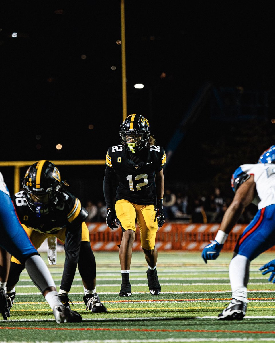 xavierpiper__'s tweet photo. Official 2028 recruiting season is just around the corner. Still looking for a Physical Hybrid DB, check out my film! 
Pr’s:
Bench: 225 (185 15reps)
Squat: 305
Deadlift: 315
Power Clean: 205
#gamechanger 

Hudl Link 🦍:
https://t.co/kxyxF23PgW https://t.co/f7BMOvZpvK