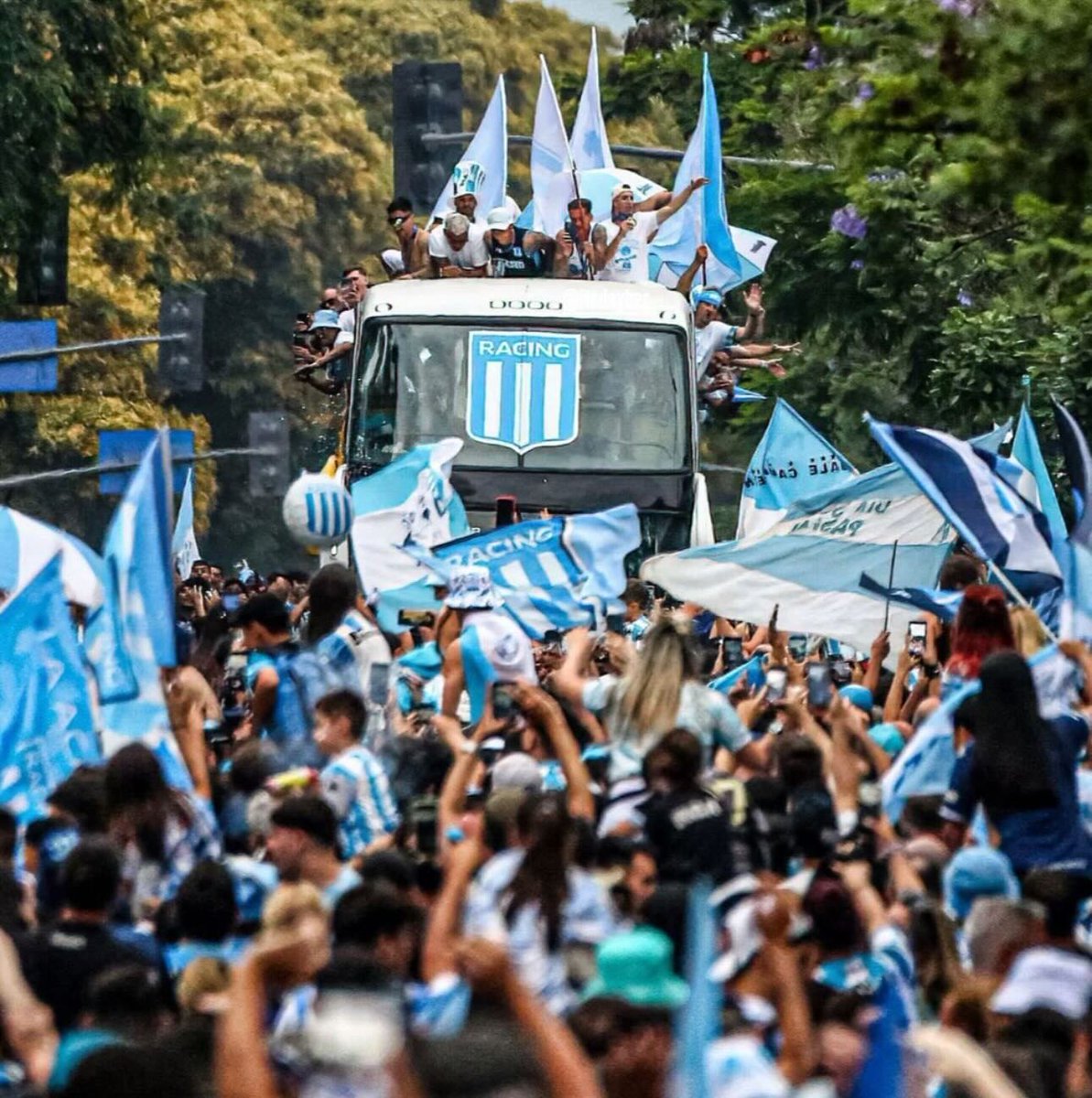 Racingmaníacos tweet media