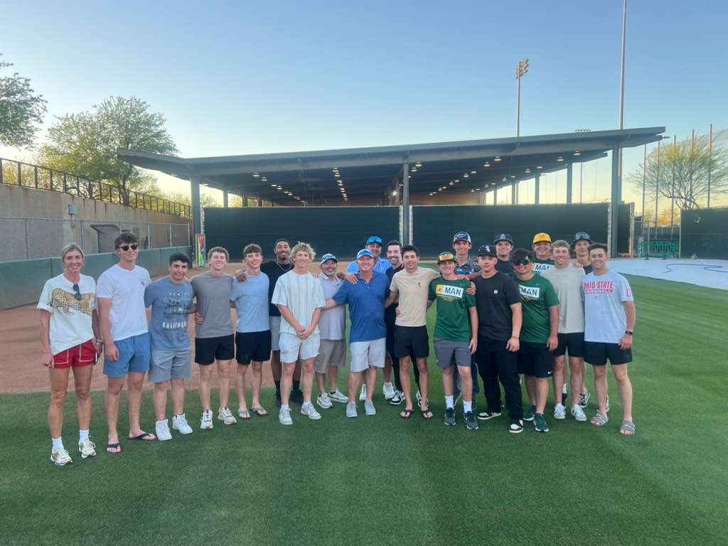 GREEN AND GOLD BASEBALL LEGEND Benny Hagar, director of performance/therapy for the Arizona Diamondbacks takes MINERS 2026 on a tour of the facilities!!! Amazing experience in Arizona.