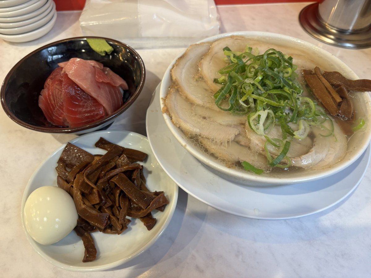 つるたん tweet media