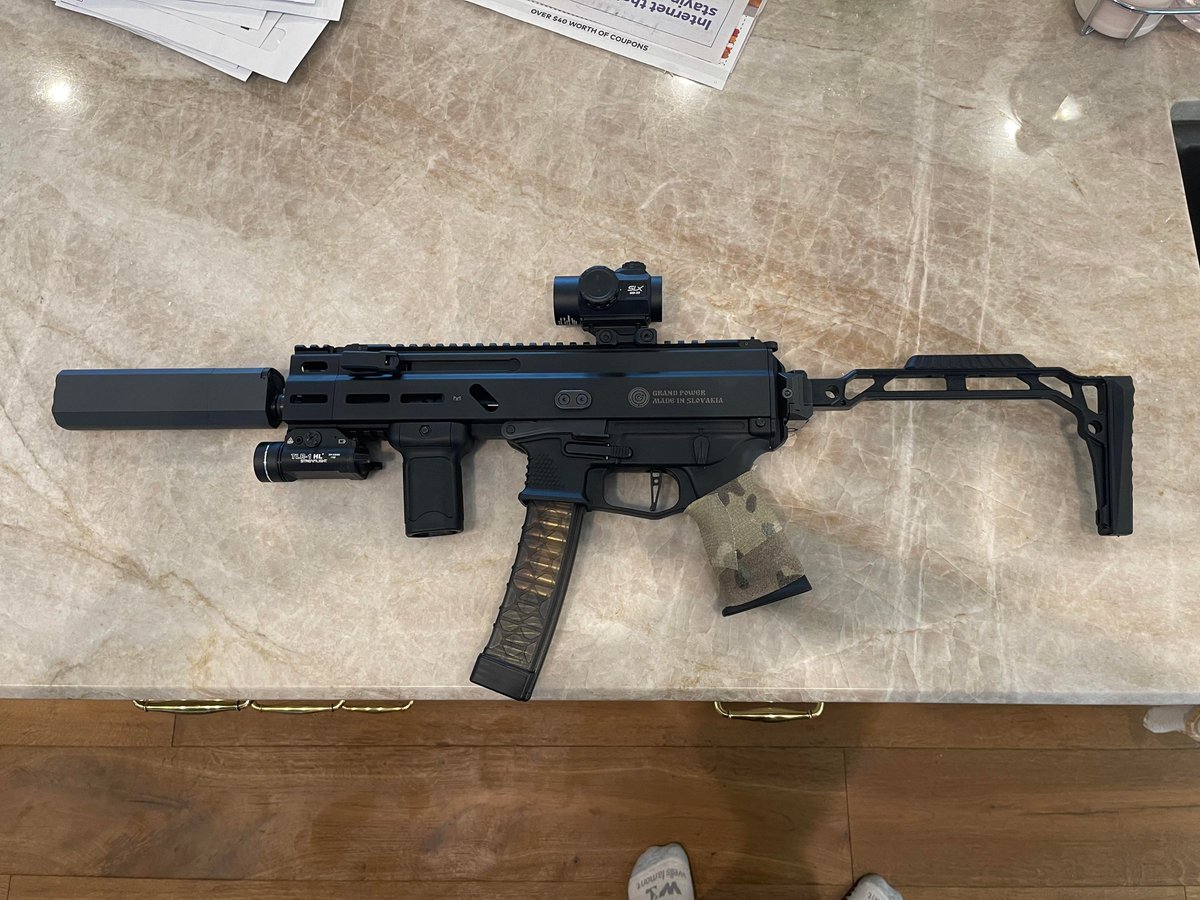 Whïtε CøLoηïžεΓ tweet media