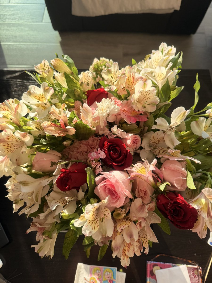 Larissa Luna tweet media