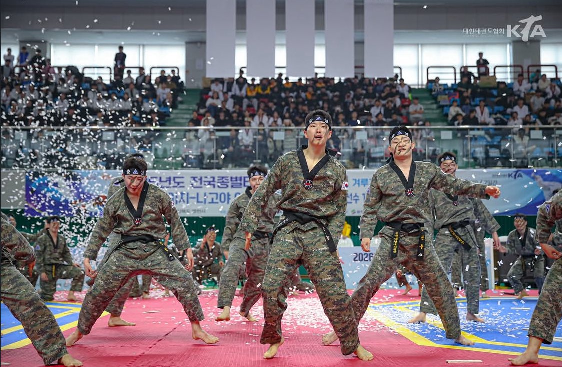 mina ౨ৎ tweet media