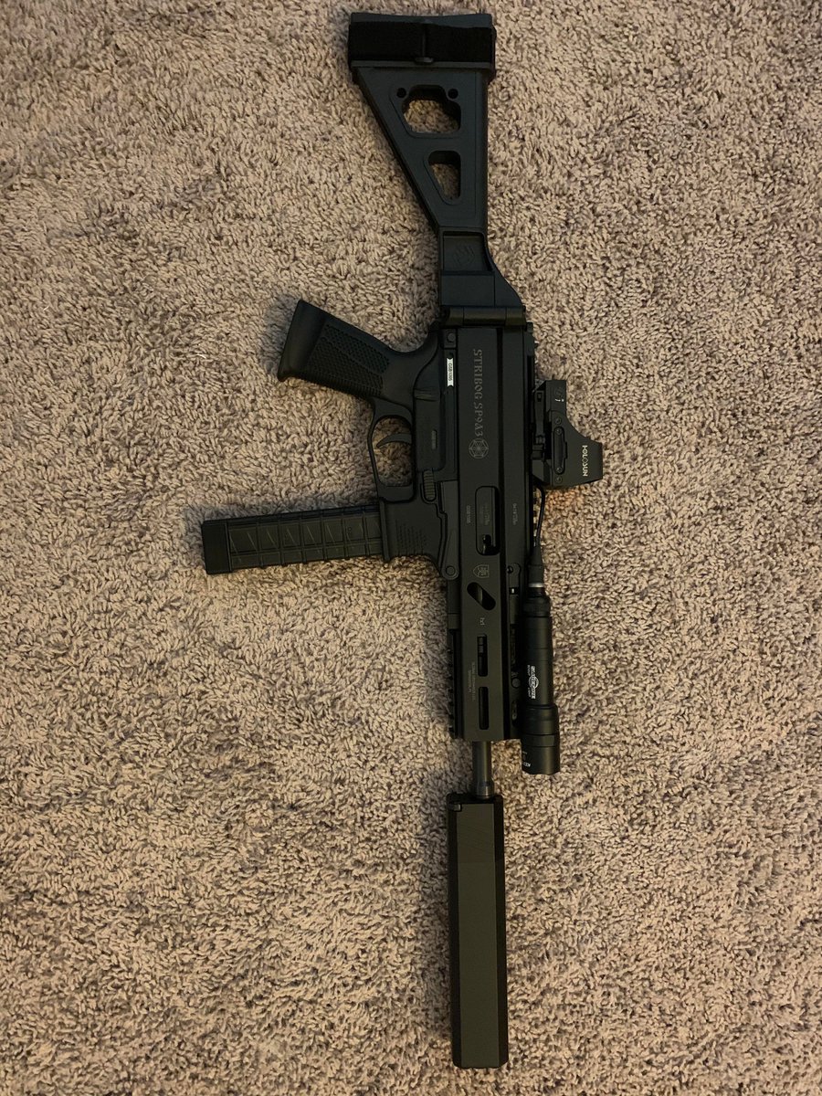 Whïtε CøLoηïžεΓ tweet media