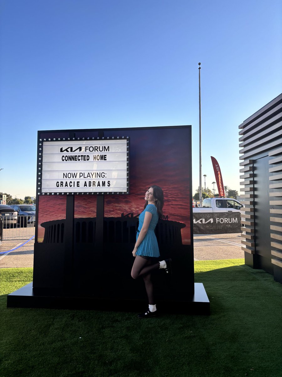 claire 💌 tweet media