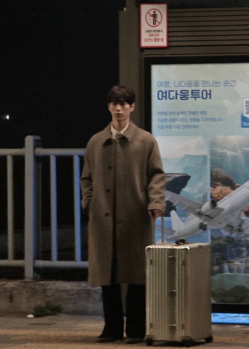 혹시 .. 짐을 싸서 나오는중일까 .. ?
뭐든 예쁘다 일단