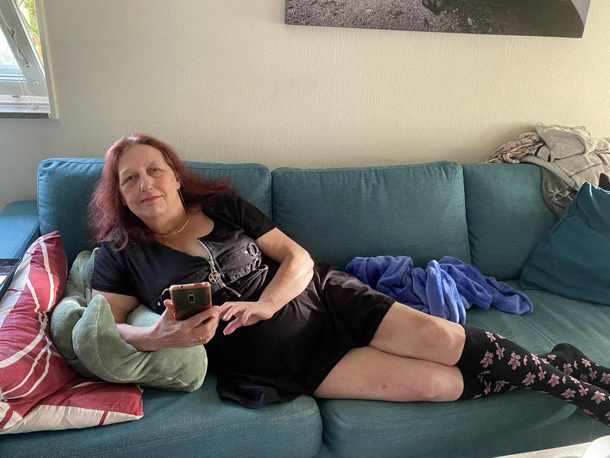 ChristineJep2's tweet photo. Relaxing in my sofa☺️🥱 https://t.co/WSJl9mwV0C
