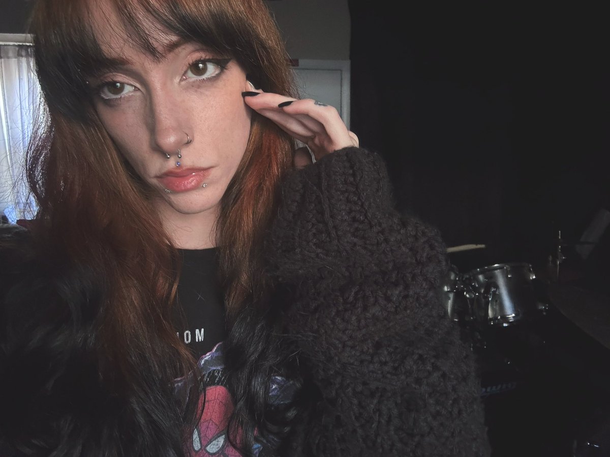 carmie 🖤 tweet media