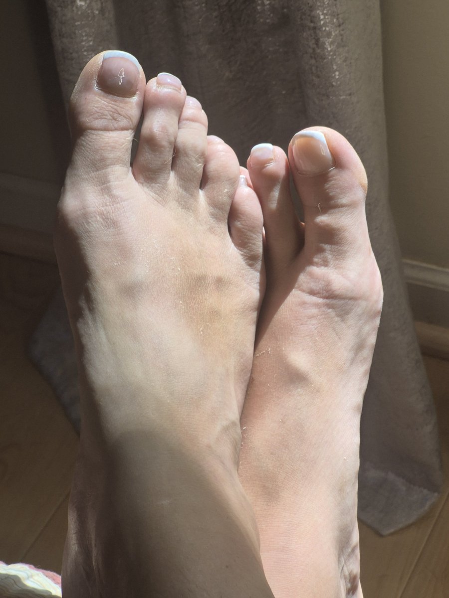 Ce57012Celeste's tweet photo. #footworship #footfetishes #footslave #BDSM #MISTRESS #Goddesses #subswanted https://t.co/u00Jbzj91T