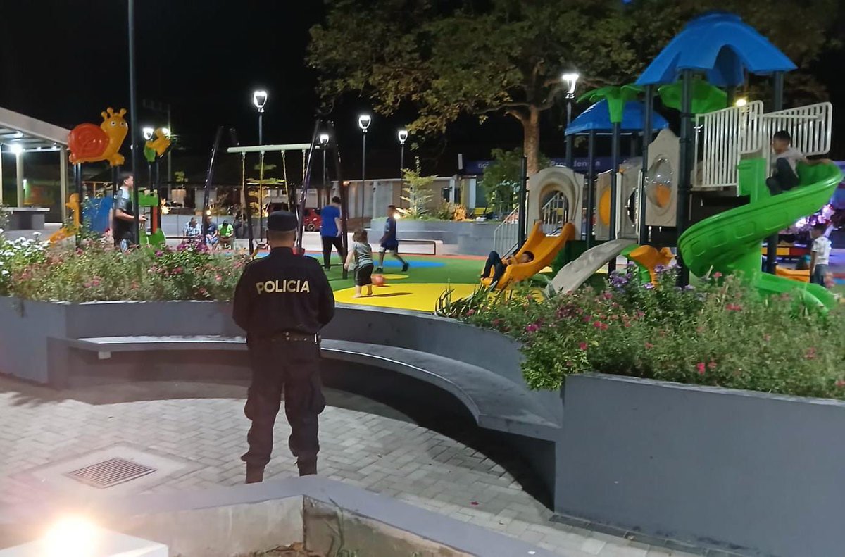 PNC El Salvador tweet media