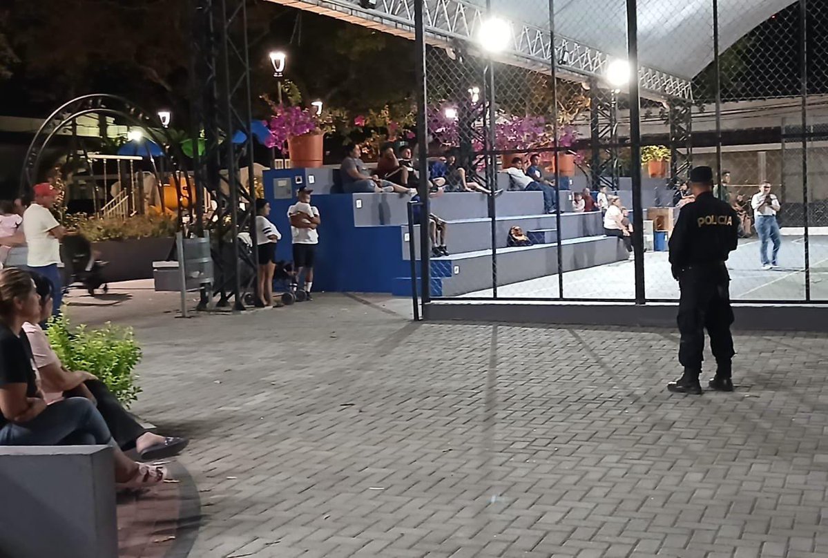 PNC El Salvador tweet media