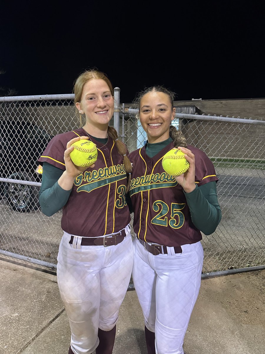 Lady Gators get the 12-0 win tonight at Nelson County! Macie Murray led the team going 4-4 with a solo 💣! Calliona Huff with a two run 💣! Anna Rose Martin and Raelie Potter pitched a combined game only allowing three hits in five innings! The team combined for 14 hits