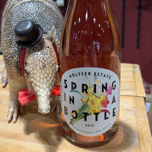 glwns's tweet photo. If you need a little extra... Check out Spring In A Bottle! Rosé season is when you say it is. Shop Glen Lake! https://t.co/0ievel6jMj