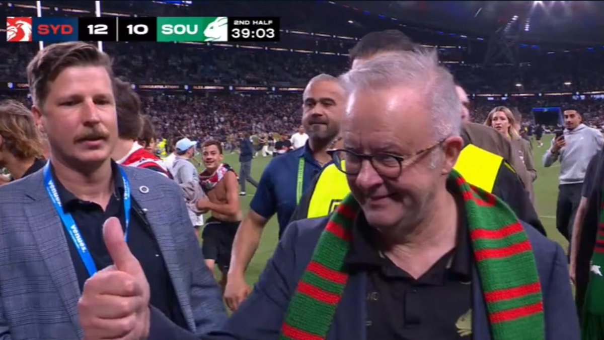 Rob Smith tweet media