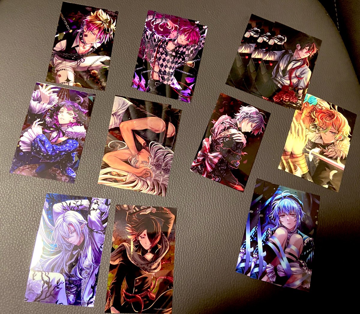 omk09asami's tweet photo. 悪魔執事と黒い猫 あくねこ 
4週年SSRクリアカード 交換

譲:
ロノ、アモン、ラムリ、ルカス、ミヤジ、フルーレ、ラトテディ、ユーハン、シロ
特典:ラト、テディ
求:
ハナマル1 、ベリアン>ベレン、フェネス

3/26 19時~池袋
3/28、29 終日池袋、新宿
手渡しのみ
是非ご気軽にお声掛けください https://t.co/FjmB85c3DB