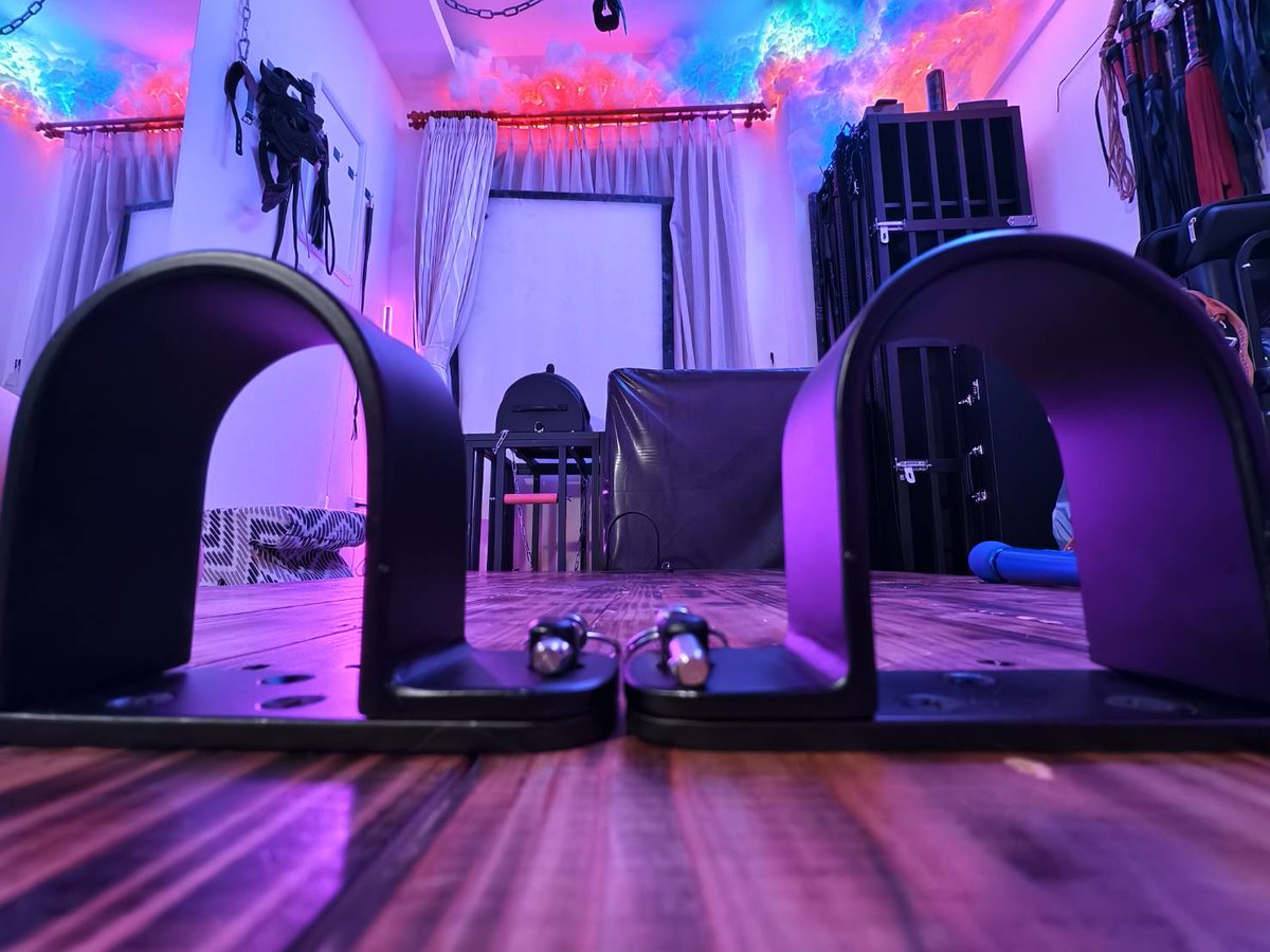 極樂室 tweet media