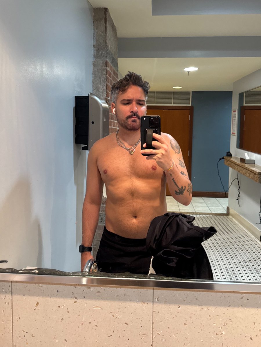 arnie⁷ tweet media