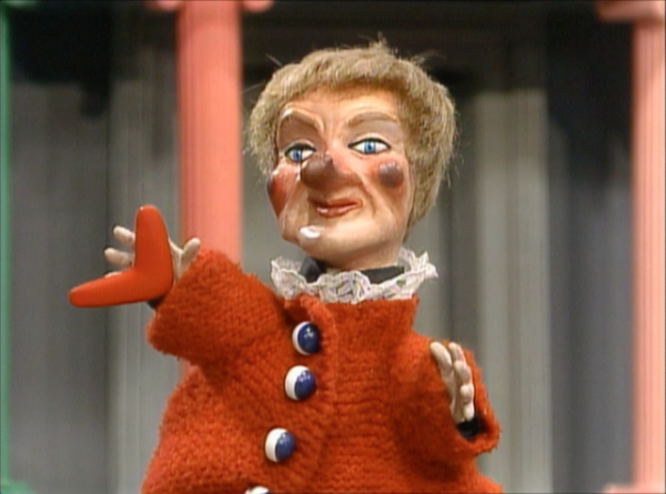 sknarf19's tweet photo. @BrandonStraka I finally figured out who she looks like! https://t.co/Mxom3pz5gj