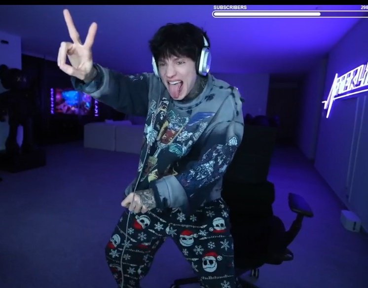 Gin🖤👽 tweet media