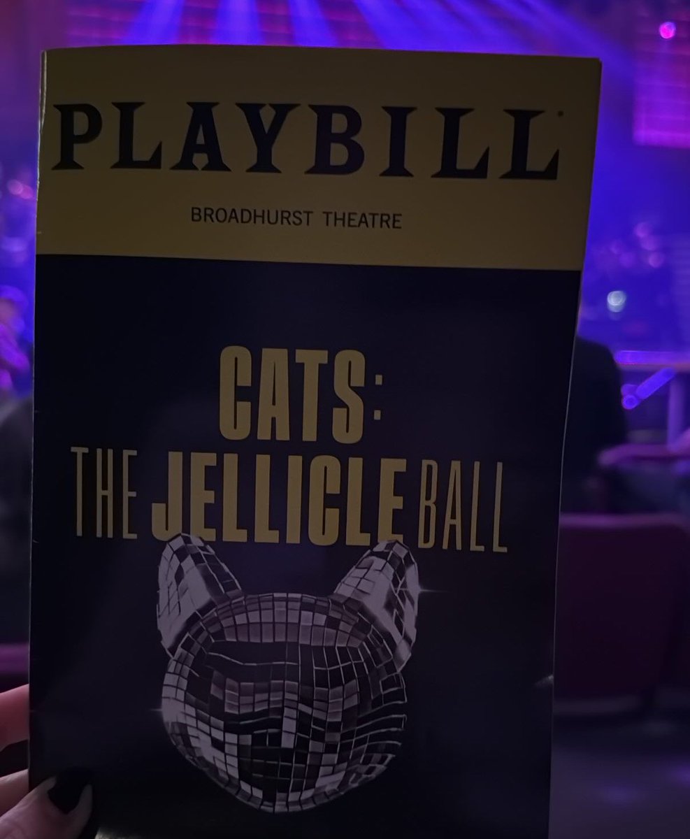 caitalopram's tweet photo. there’s a bad cinderella remix at intermission >>>>>>> https://t.co/8UBJLXr7bS
