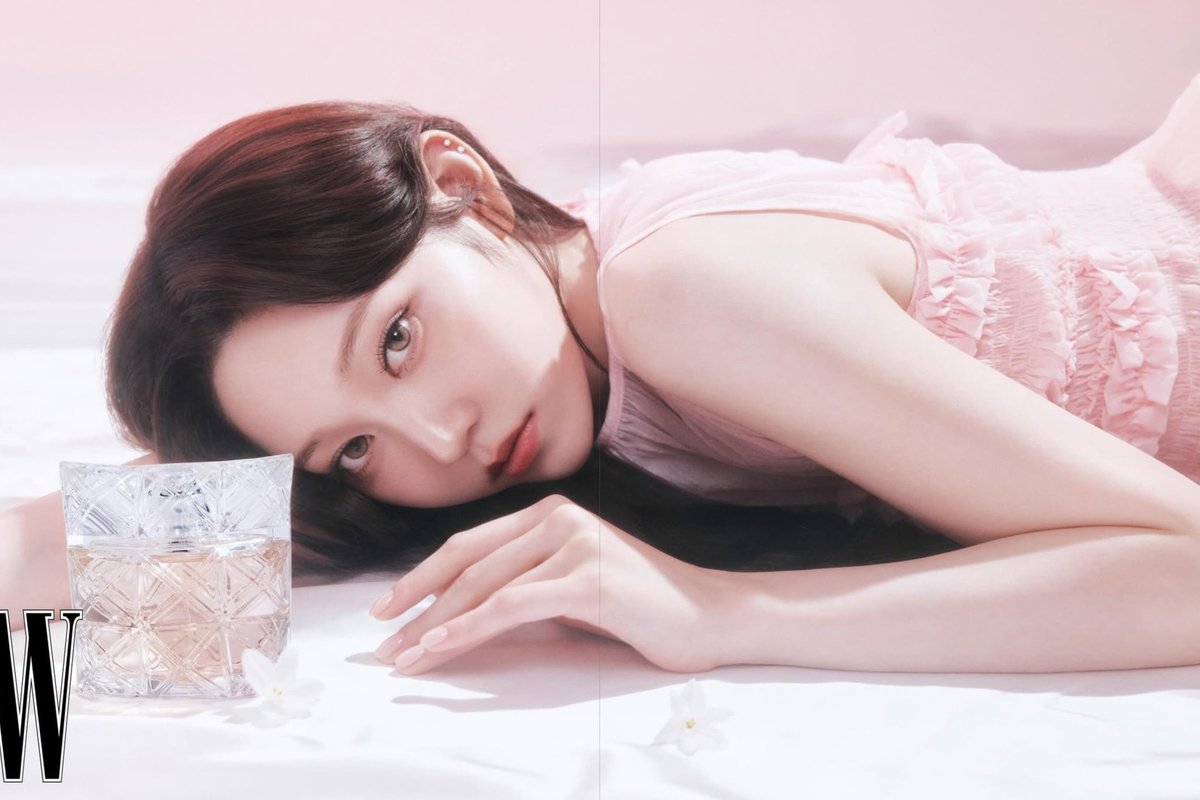 adprojectpics's tweet photo. YOUNGSEO for W Korea https://t.co/Z0cxDKMSNF