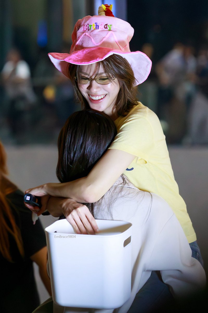 คิดถึงเอมี่บอนนี่แล้ว 🥺🥺🥺

#emibonnie #emiamily #beonnnie