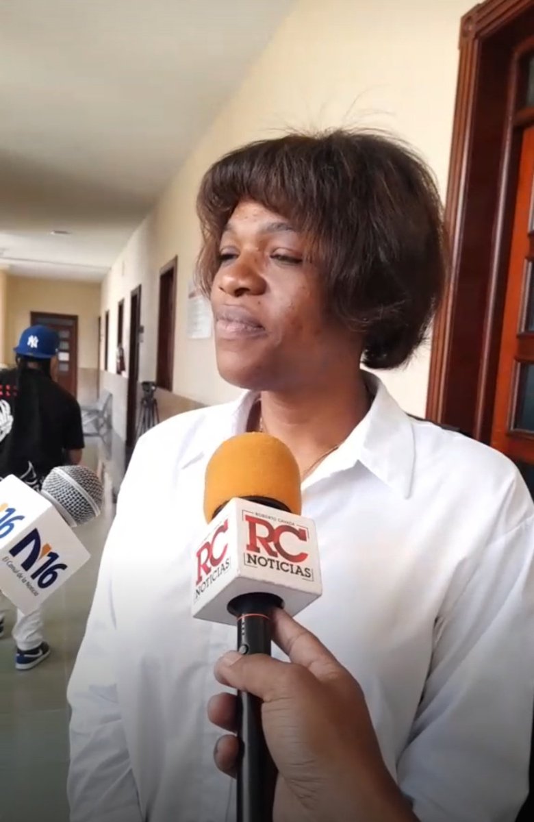 AnellcondobleL tweet media