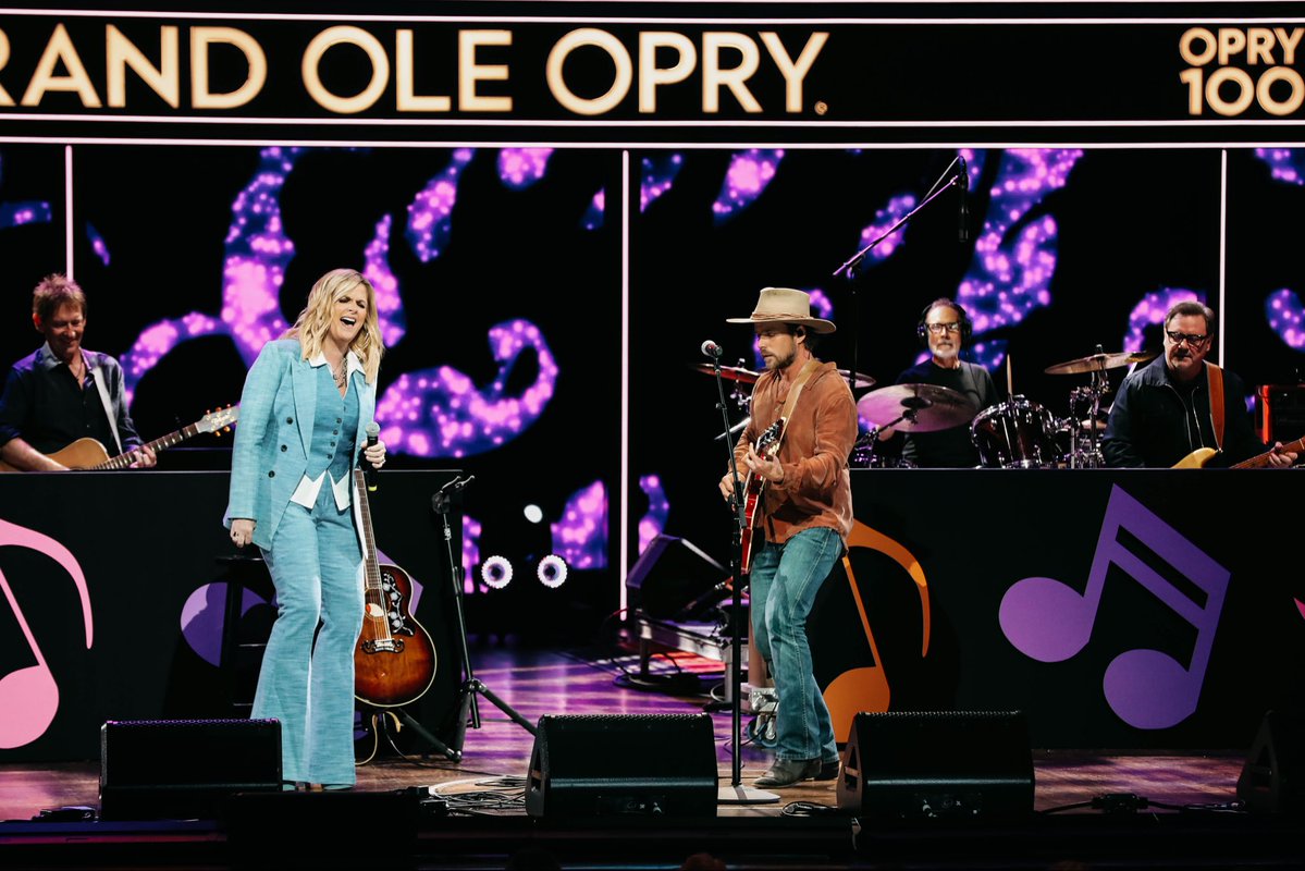 Trisha Yearwood tweet media