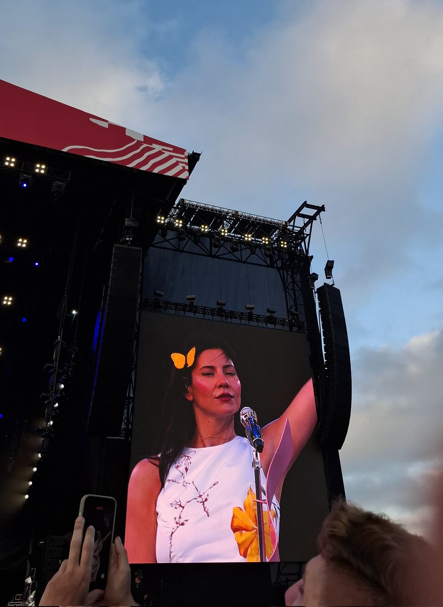 barbs foi no marinapalooza tweet media