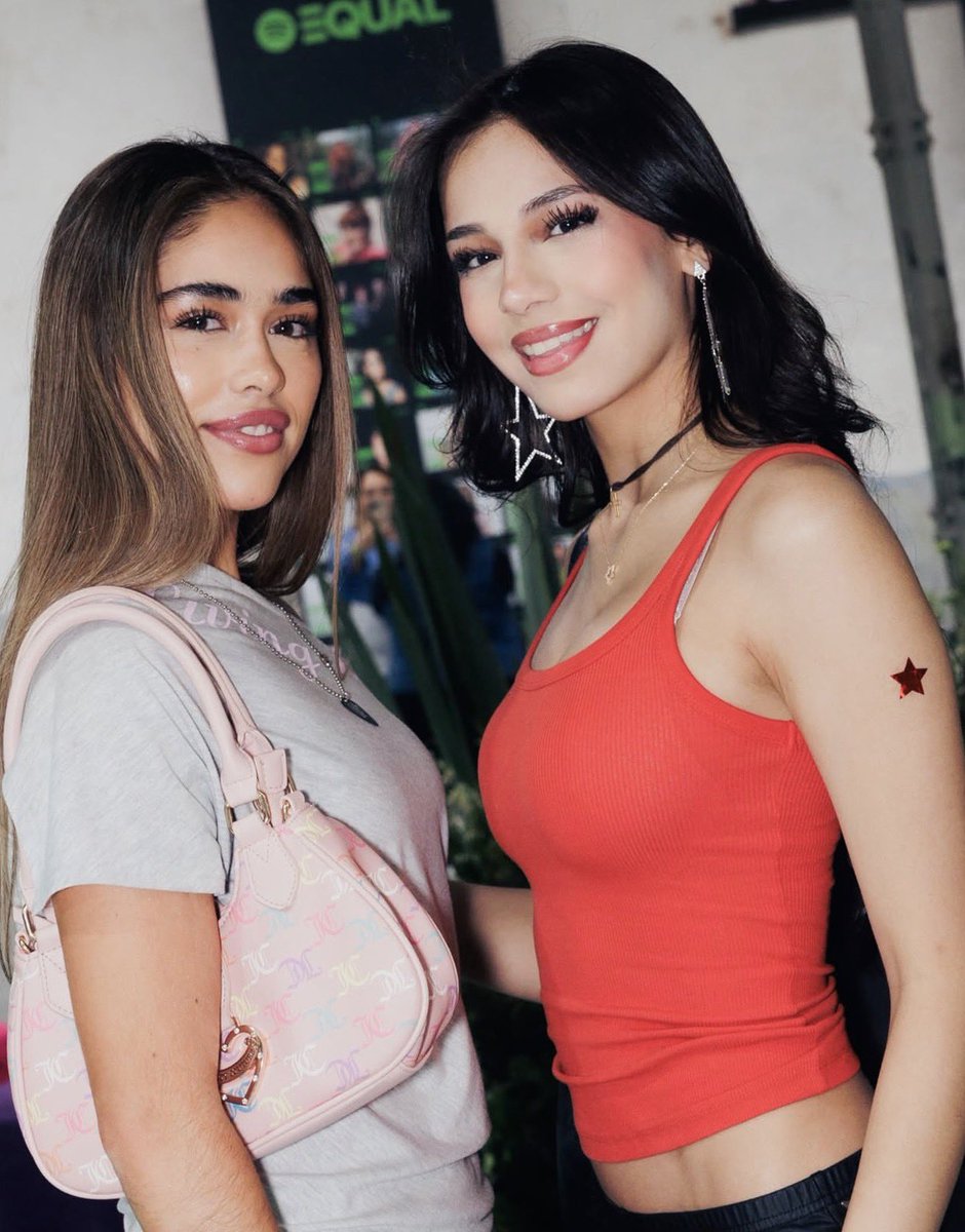 stmarlaras tweet media