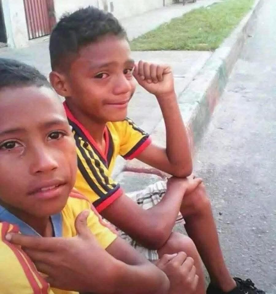 Luna ⊙⊝⊜ 🇨🇴 TAE LEYO MI COMENTARIO tweet media