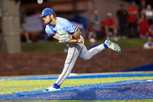 mateybate's tweet photo. Derrick Cherry es el pitcher de @KCCougars en este momento

9 a 4
🅾️⬇️5️⃣ https://t.co/H1DaK6gp5Y