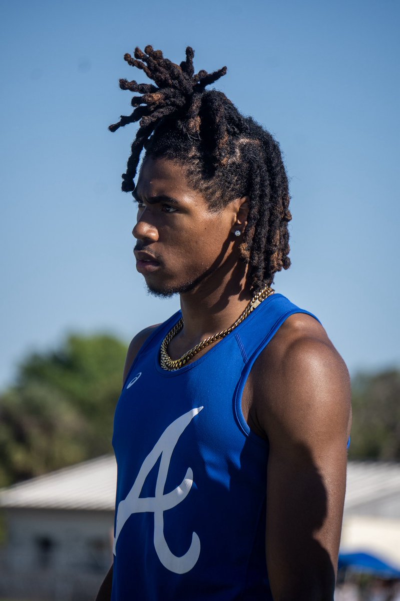 _Pc1ark's tweet photo. 4x4 still going strong even with a minor mistake from our 1st leg we still managed to come out with a win ! Check me out 3rd leg of the 4x4 with a 3rd gear at the end #road2states #hardwork #co2027 @Coach_EDavis @ArmwoodFTBL https://t.co/k6WstFpcfT
