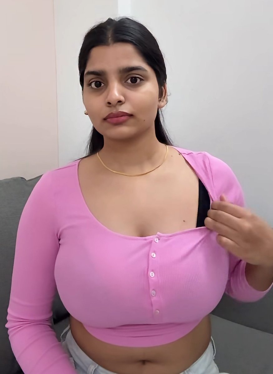 Anushka 🍁 tweet media