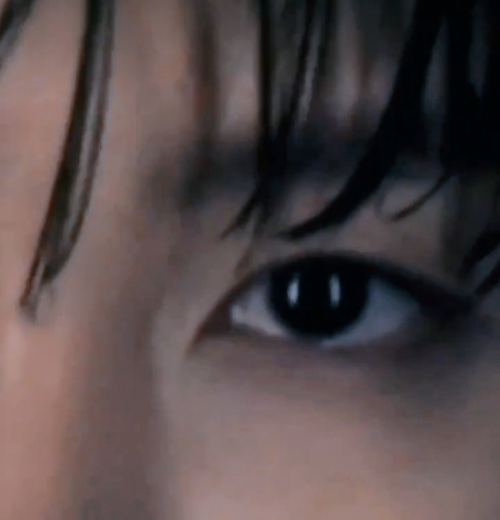 눈매 진심 매력있어 ㅠㅠ