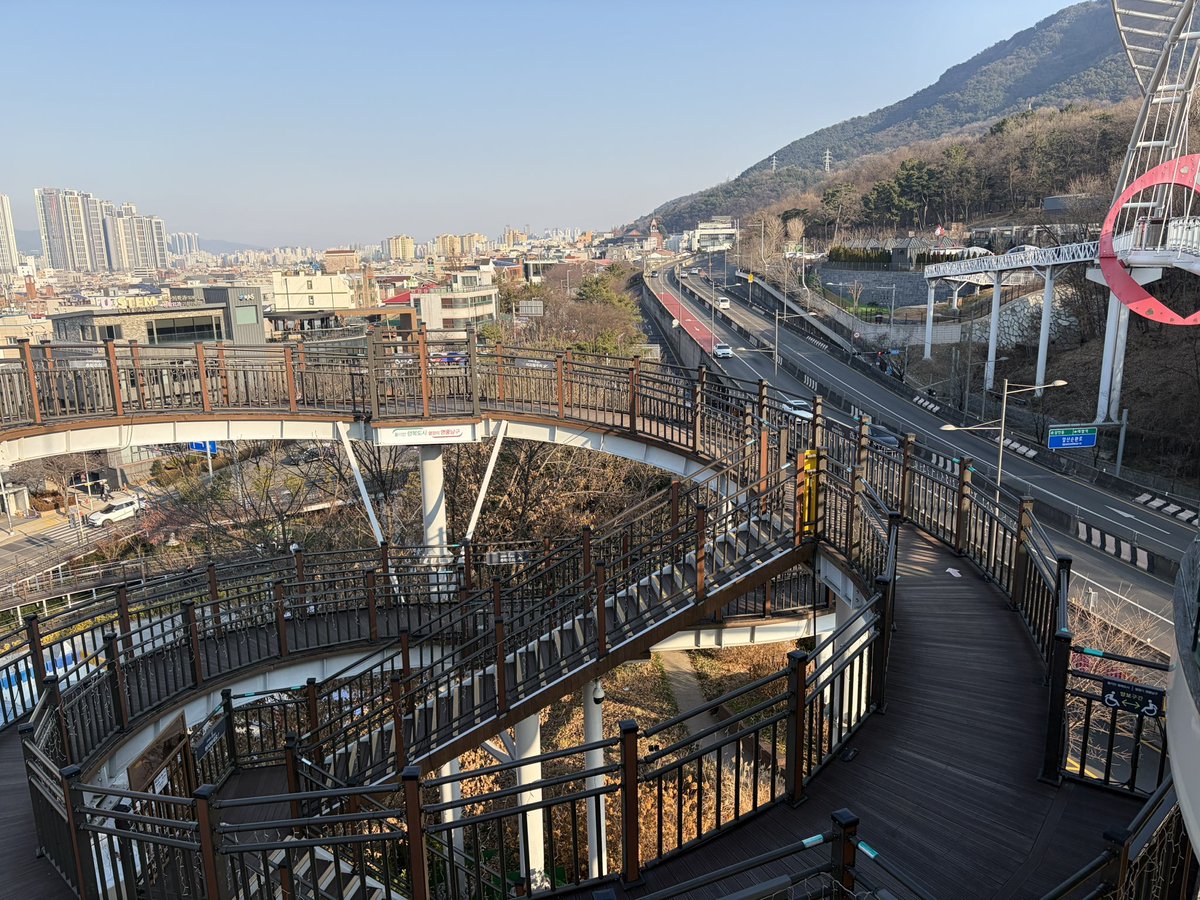 𝐄𝐚𝐫𝐭𝐡 tweet media