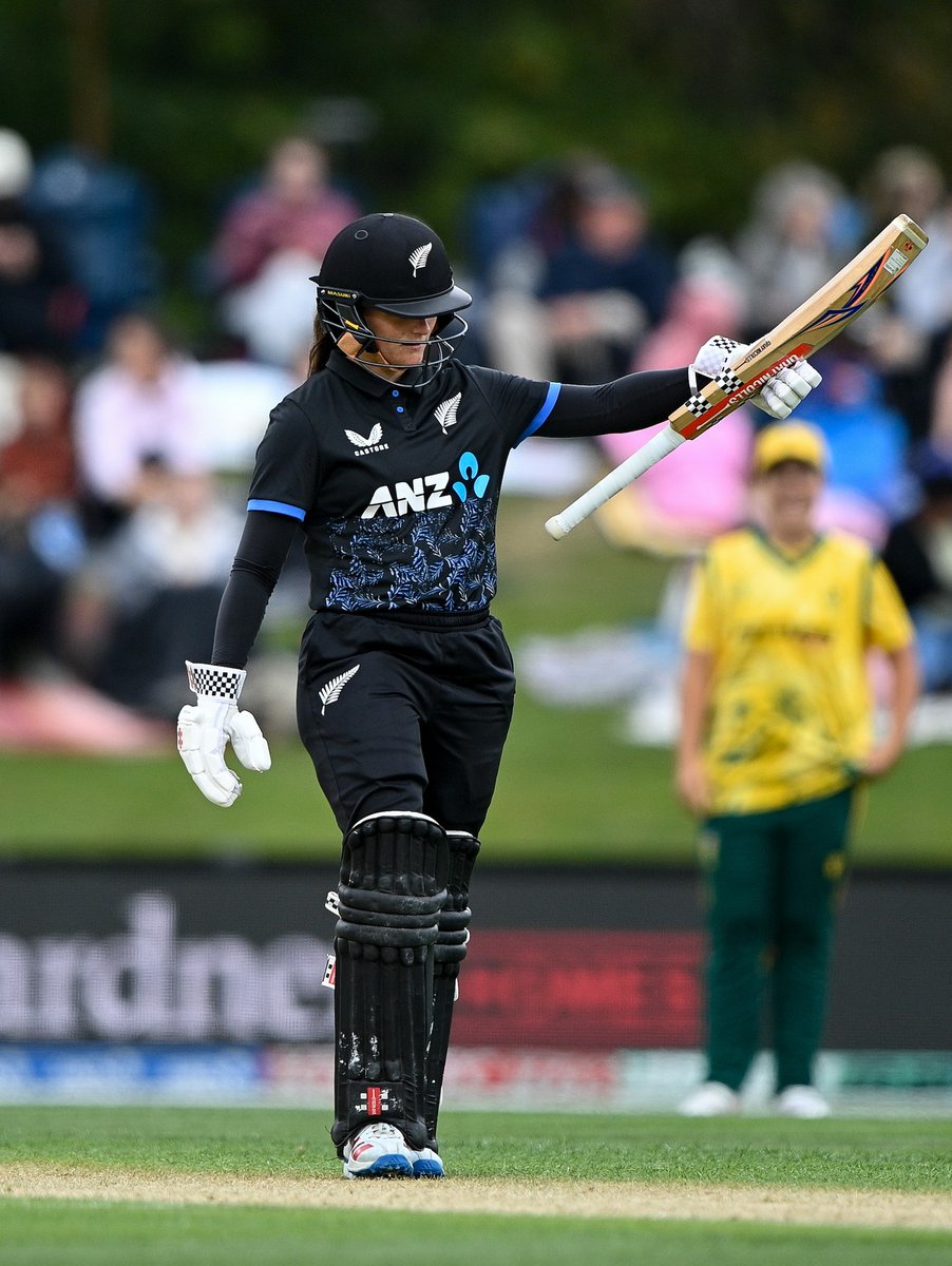 WHITE FERNS tweet media