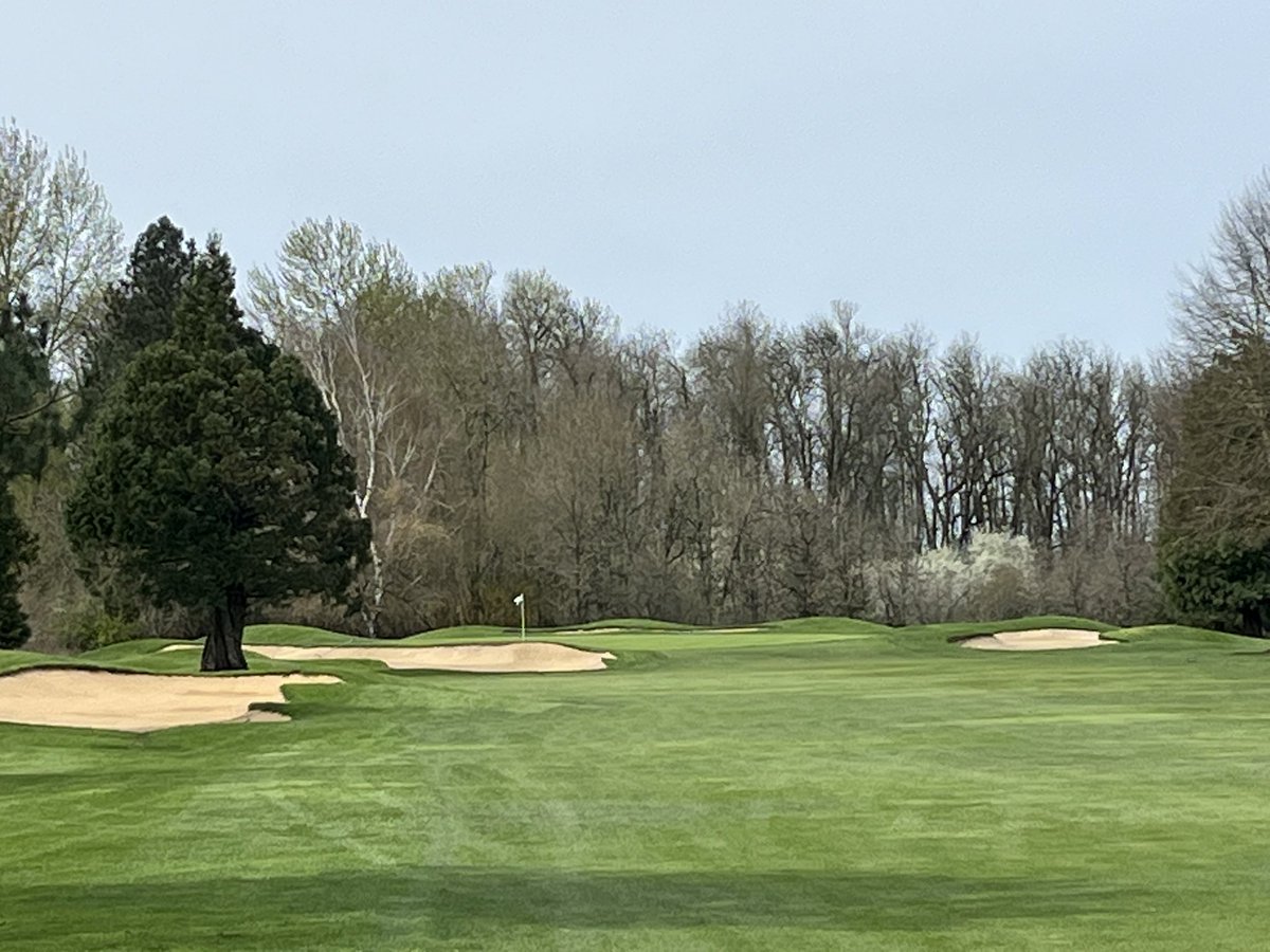 MidTierLife tweet media