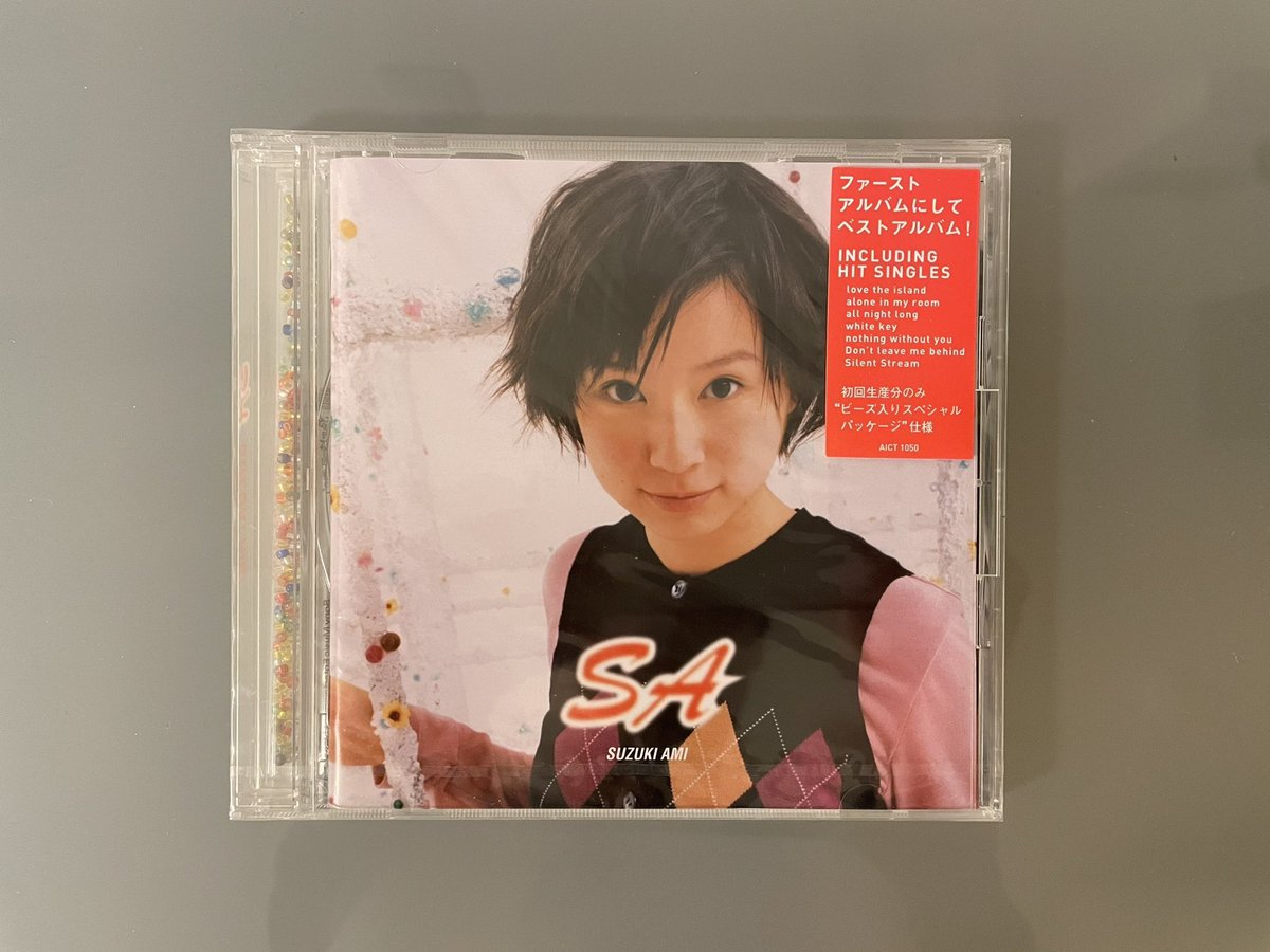hanimage58's tweet image. 1999年3月25日に鈴木あみちゃんの「SA」が発売されて27周年。デビュー曲「love the island」から「Don't leave me behind」までの6枚のシングル曲を含む、ファースト・アルバムにしてベスト・アルバムの様な充実した内容です。一位獲得&amp;amp;ミリオンセールスで大ヒットとなりました。
#鈴木あみ
#SA