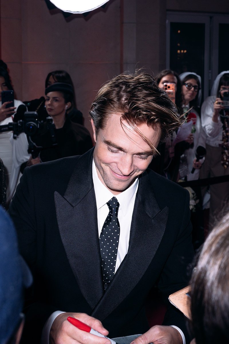 Robert Pattinson Photos | Fansite tweet media