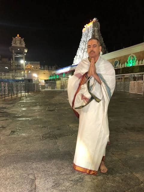 रोमन कैथोलिक गोत्र के दत्तात्रेय कुल के  महान पादरी फादर लैंडहड़प्पा नंद के दर्शन कर लीजिए