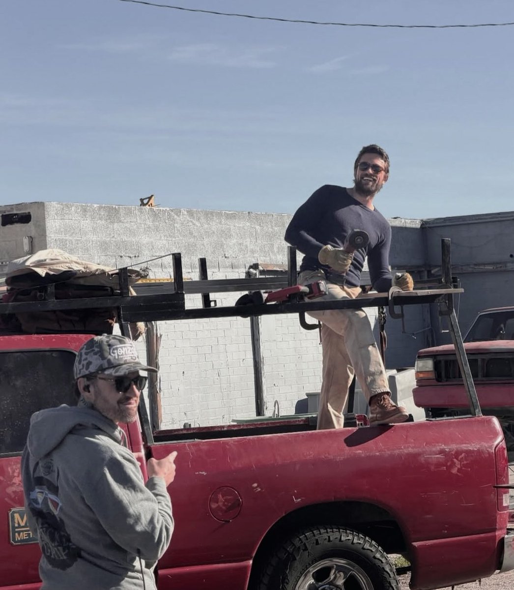 𝒟𝑢𝘵𝑡𝘰𝑛 , 𝒮𝑝𝑒𝑛𝑐𝑒𝑟. tweet media