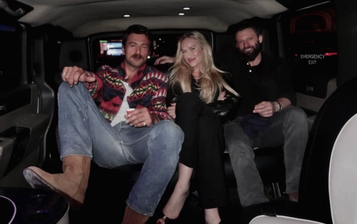 𝒟𝑢𝘵𝑡𝘰𝑛 , 𝒮𝑝𝑒𝑛𝑐𝑒𝑟. tweet media