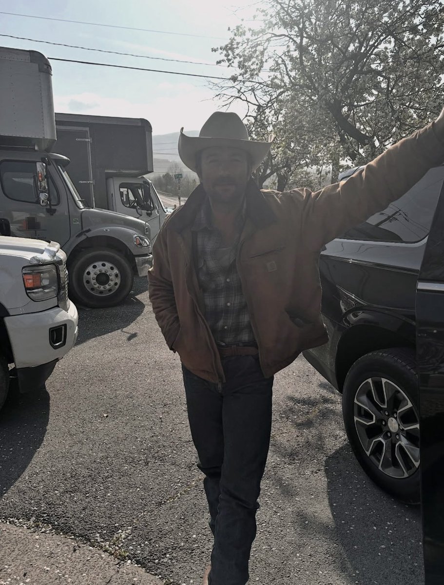 𝒟𝑢𝘵𝑡𝘰𝑛 , 𝒮𝑝𝑒𝑛𝑐𝑒𝑟. tweet media