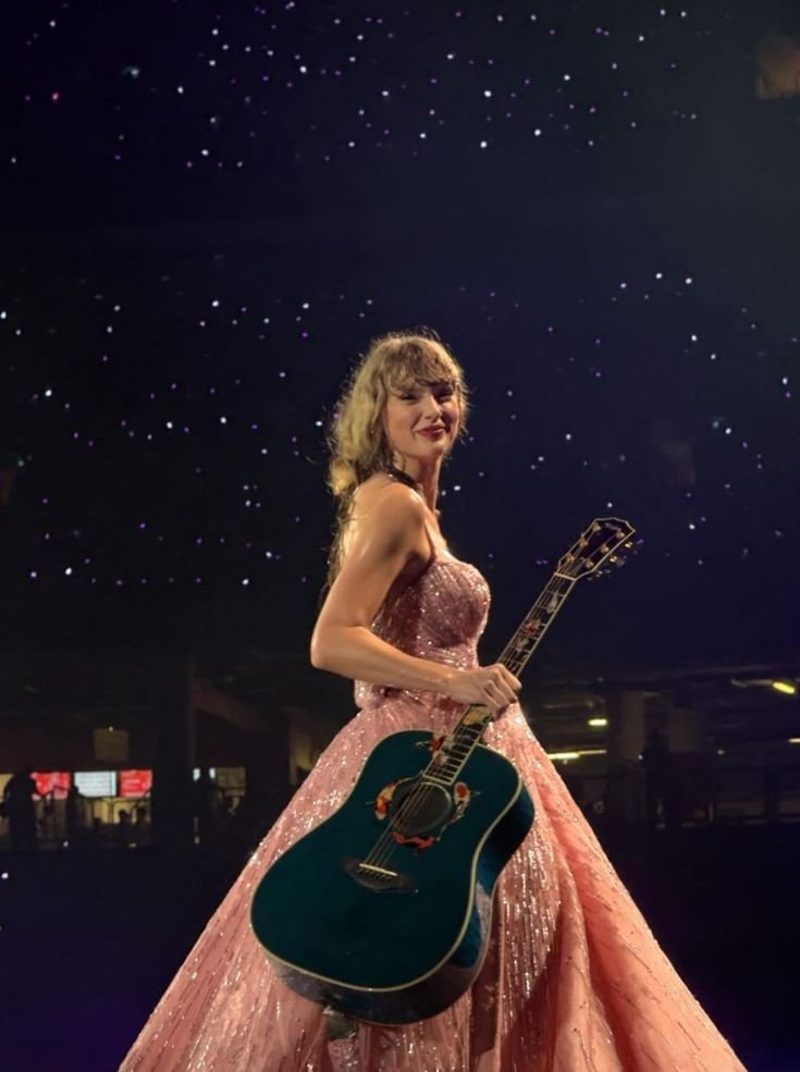 𝒸𝓁𝒶𝓇𝒶⸆⸉ 𝜗𝜚 is seeing madison tweet media